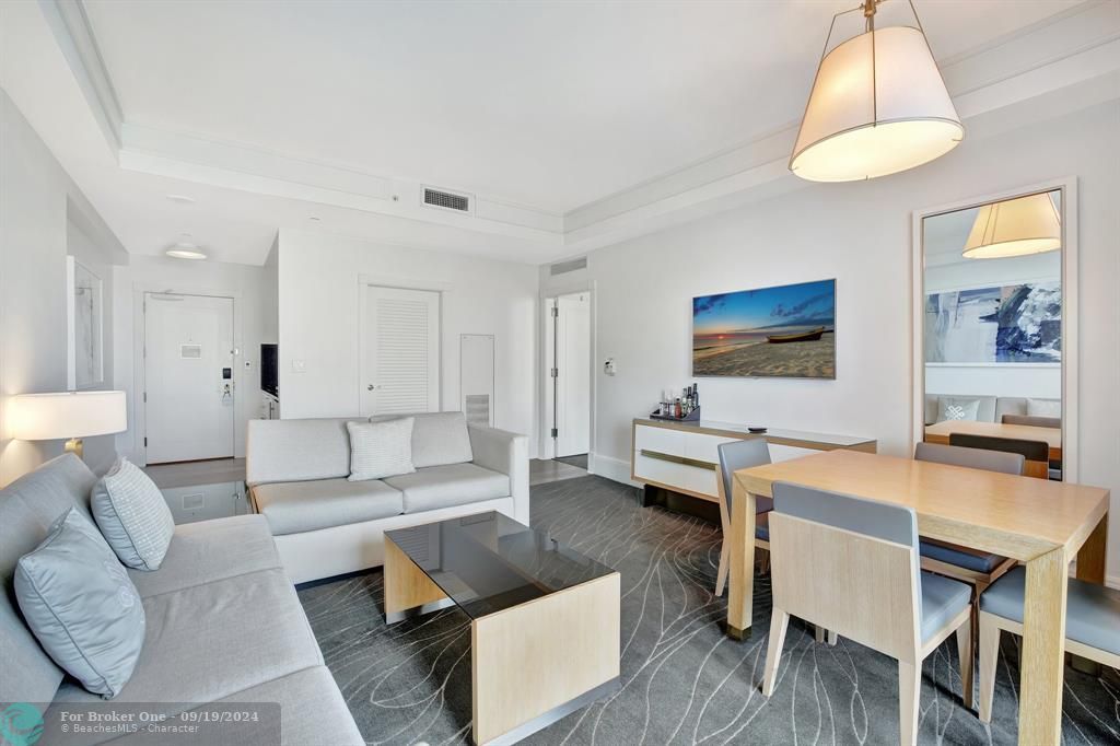 For Sale: $1,450,000 (1 beds, 1 baths, 818 Square Feet)