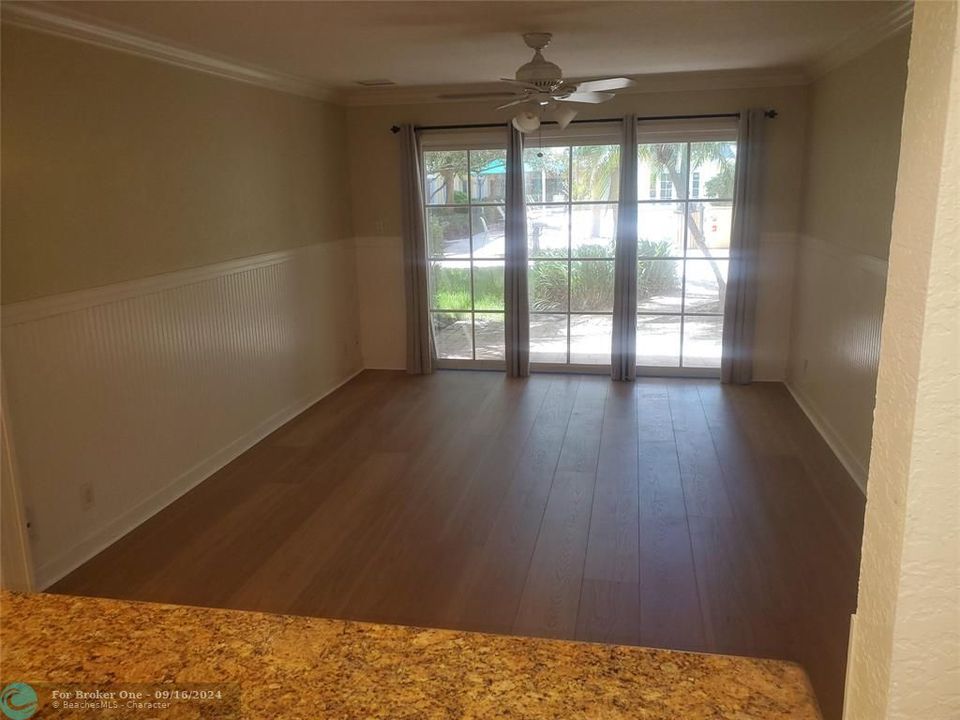 For Rent: $1,900 (1 beds, 1 baths, 660 Square Feet)