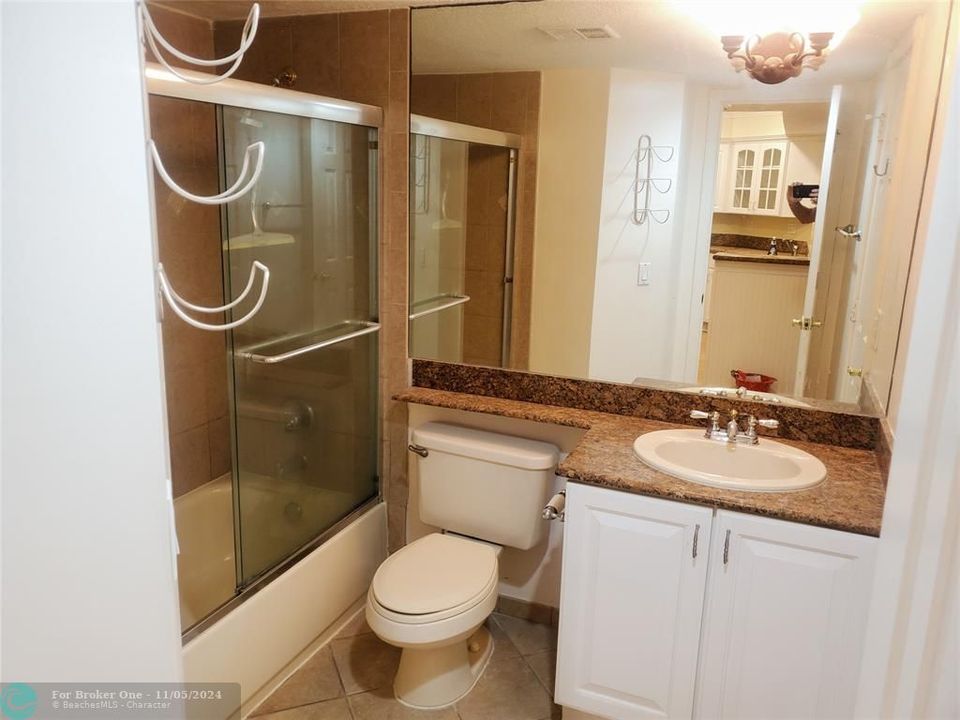 For Rent: $1,900 (1 beds, 1 baths, 660 Square Feet)