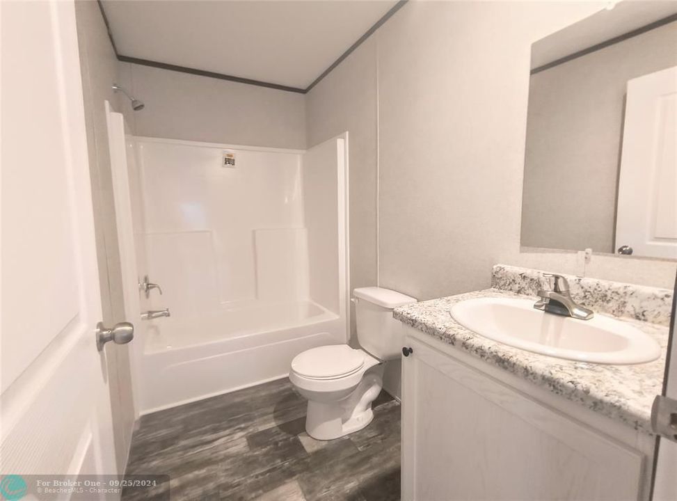 For Sale: $350,000 (4 beds, 2 baths, 1904 Square Feet)