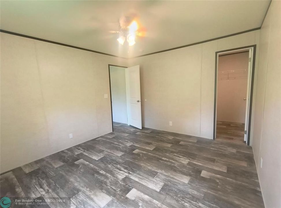 For Sale: $350,000 (4 beds, 2 baths, 1904 Square Feet)