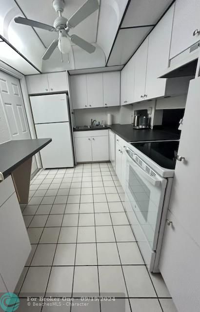 For Rent: $3,800 (2 beds, 2 baths, 1220 Square Feet)