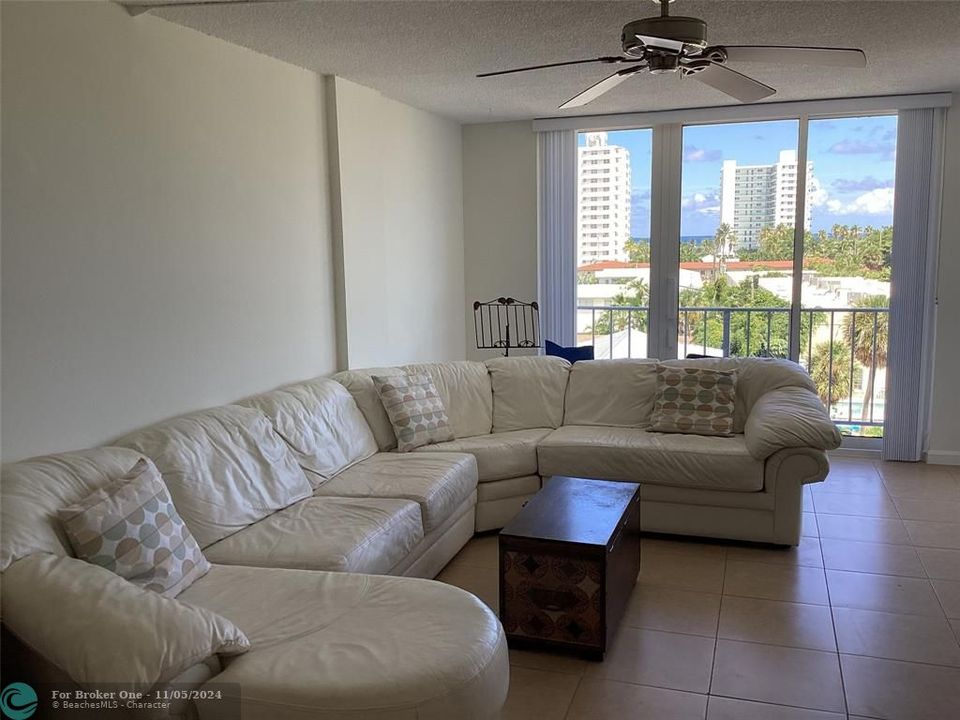 For Rent: $3,800 (2 beds, 2 baths, 1220 Square Feet)