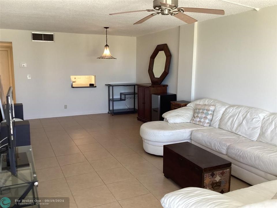 For Rent: $3,800 (2 beds, 2 baths, 1220 Square Feet)