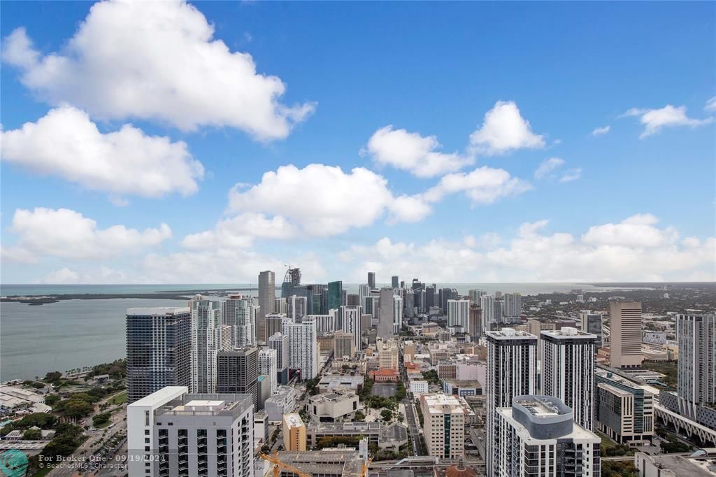 Active With Contract: $4,150 (1 beds, 2 baths, 1018 Square Feet)