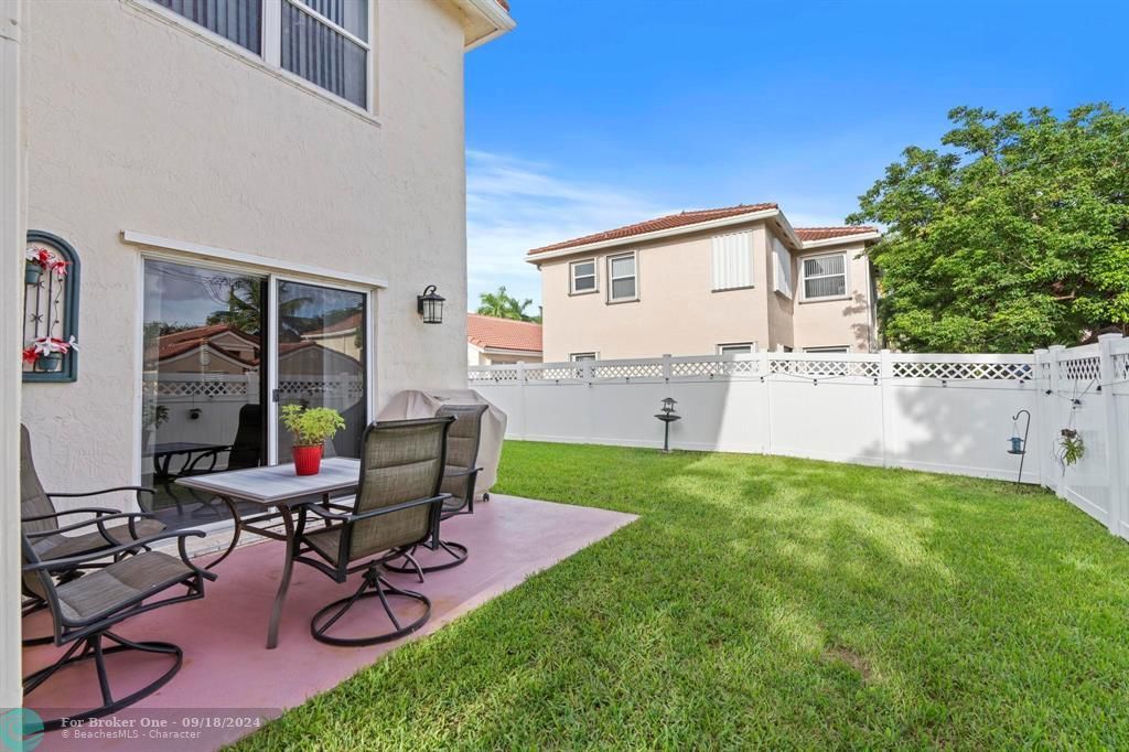 Active With Contract: $525,000 (3 beds, 2 baths, 1639 Square Feet)