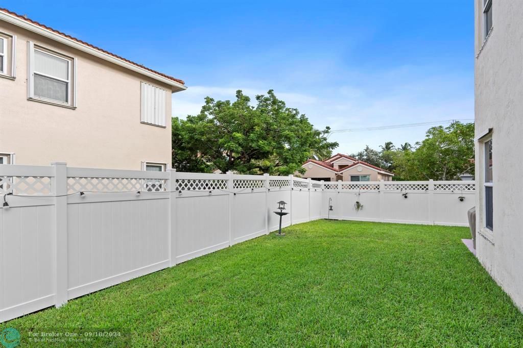 Active With Contract: $525,000 (3 beds, 2 baths, 1639 Square Feet)