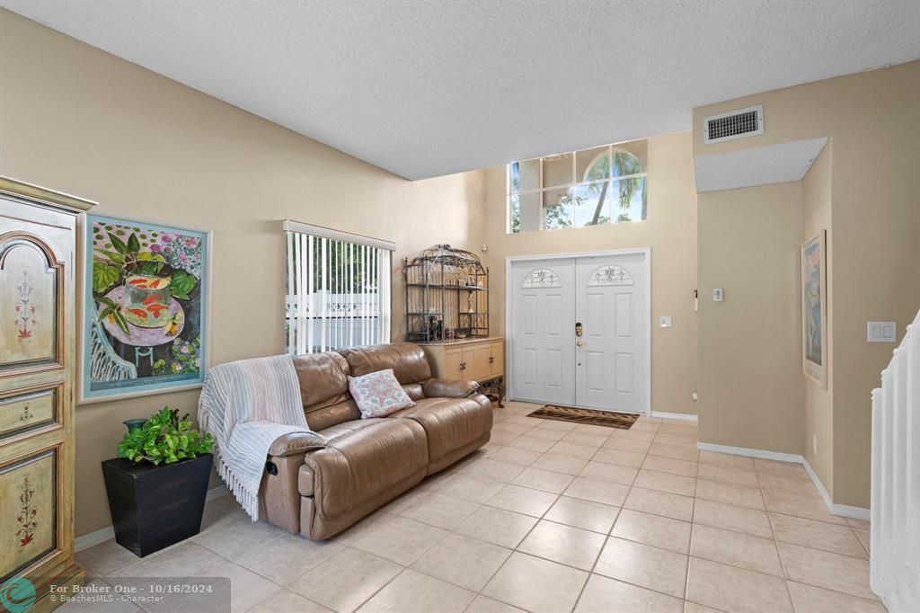 Active With Contract: $525,000 (3 beds, 2 baths, 1639 Square Feet)