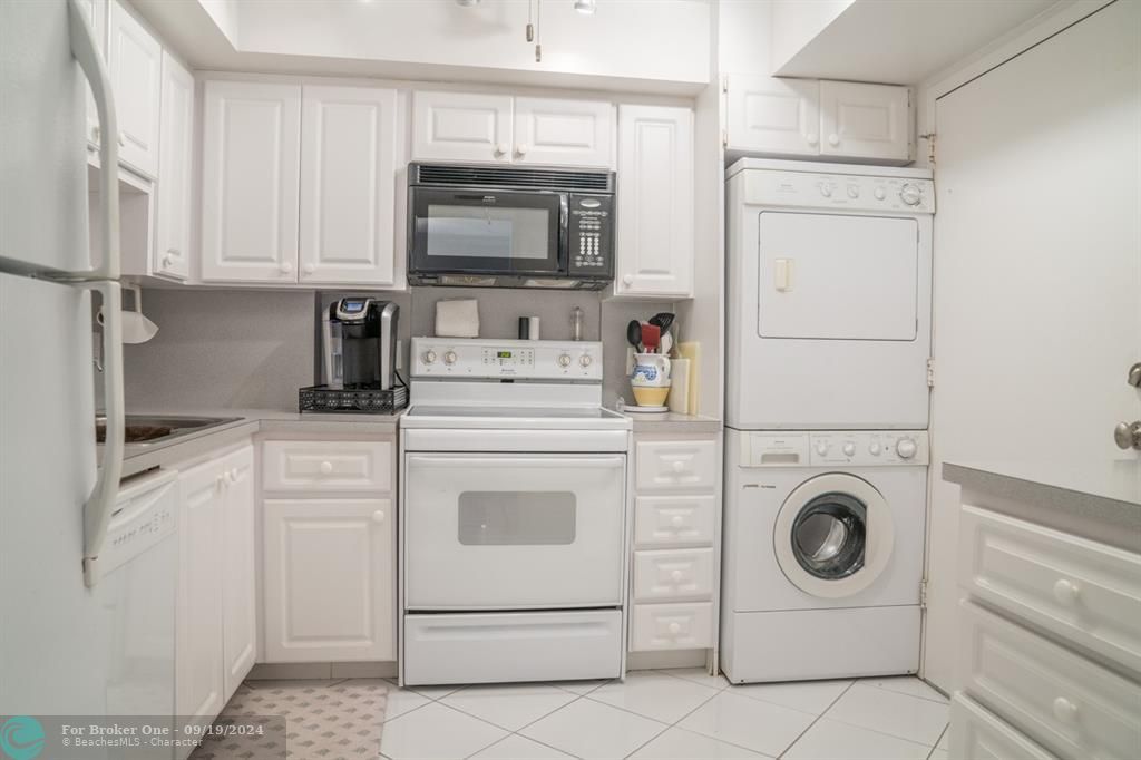 For Rent: $5,000 (2 beds, 2 baths, 1300 Square Feet)