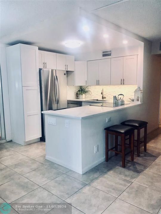 For Rent: $1,900 (2 beds, 2 baths, 828 Square Feet)