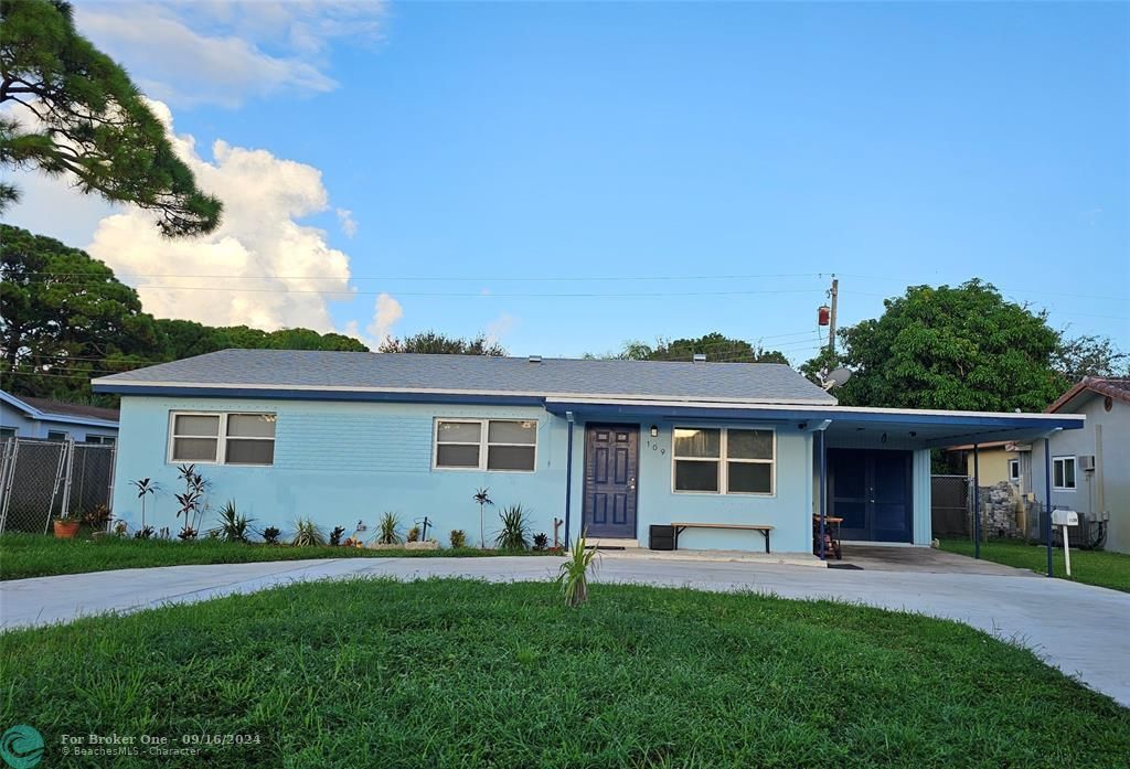 For Sale: $599,000 (3 beds, 2 baths, 1040 Square Feet)