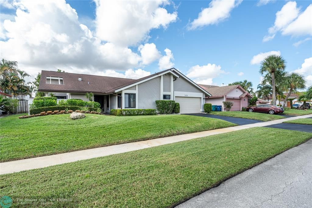 For Sale: $699,490 (3 beds, 2 baths, 1946 Square Feet)