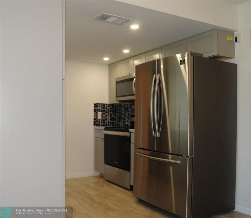 For Rent: $2,500 (2 beds, 2 baths, 1587 Square Feet)