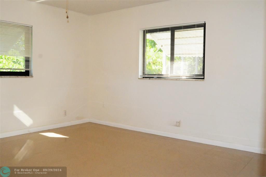 For Rent: $2,500 (2 beds, 2 baths, 1587 Square Feet)