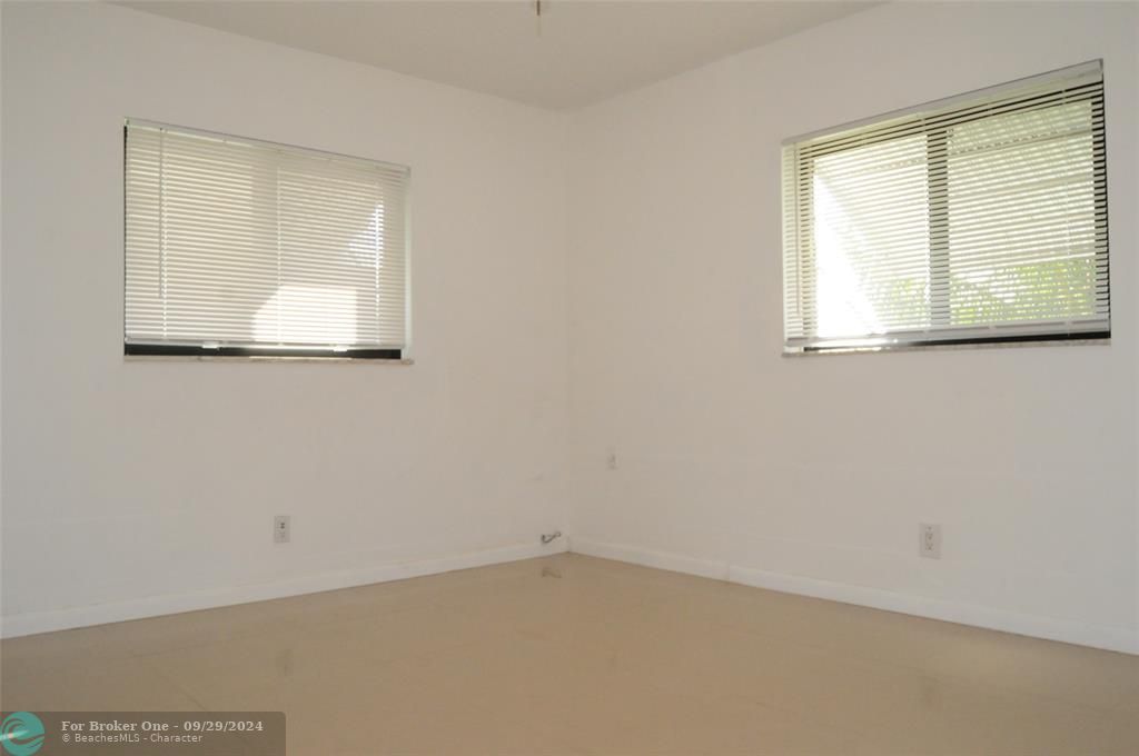 For Rent: $2,500 (2 beds, 2 baths, 1587 Square Feet)