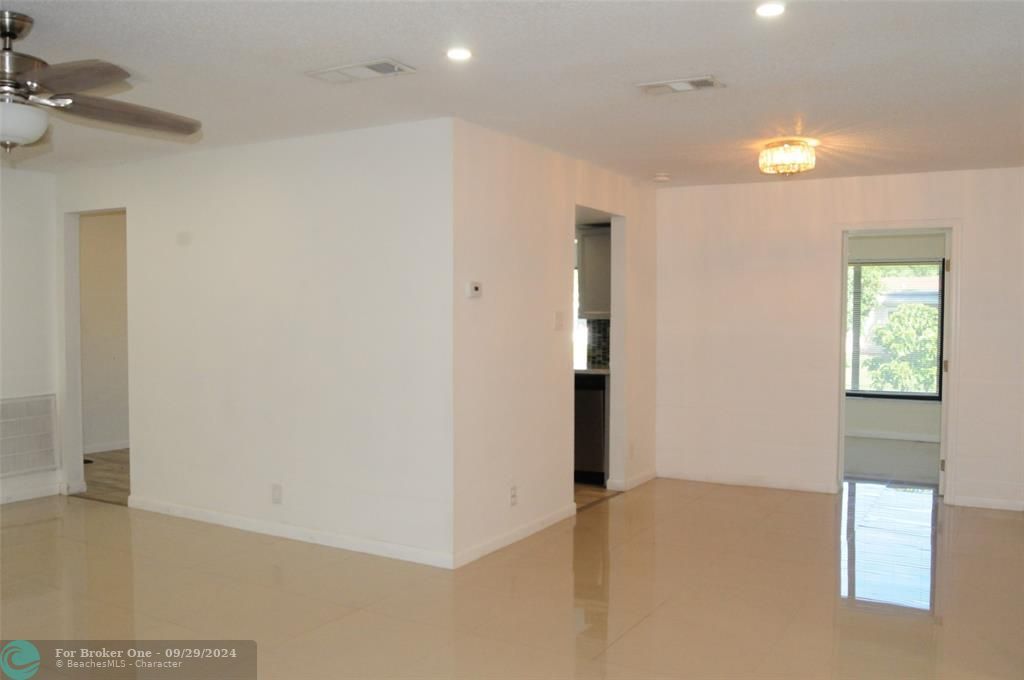 For Rent: $2,500 (2 beds, 2 baths, 1587 Square Feet)