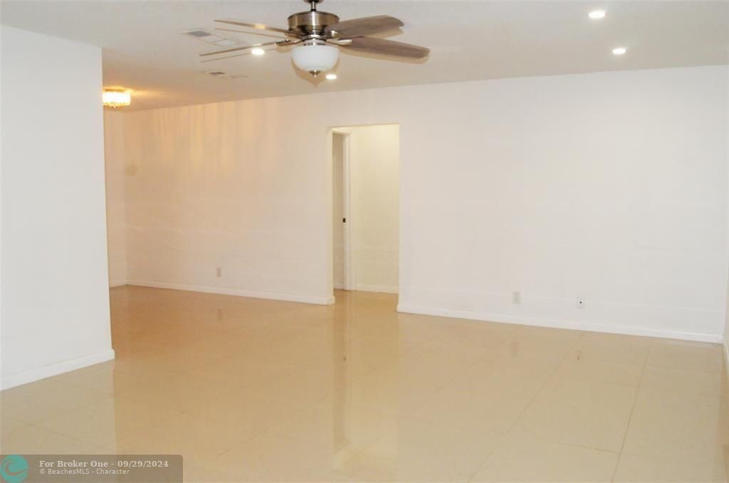 For Rent: $2,500 (2 beds, 2 baths, 1587 Square Feet)