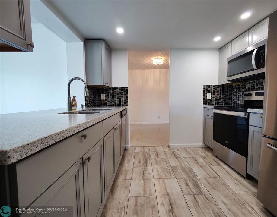 For Rent: $2,500 (2 beds, 2 baths, 1587 Square Feet)