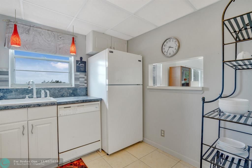 For Sale: $134,900 (2 beds, 2 baths, 924 Square Feet)