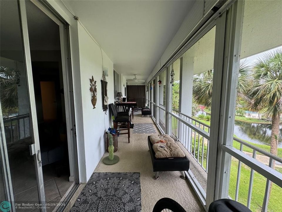 En Venta: $225,000 (2 camas, 2 baños, 1040 Pies cuadrados)