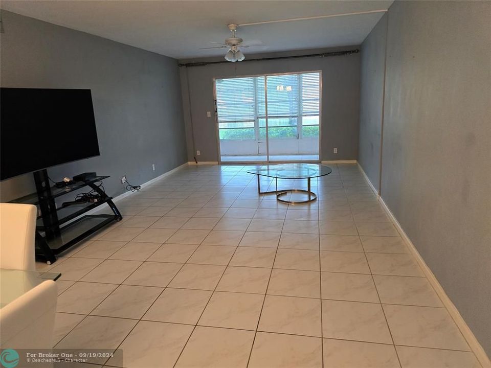 For Sale: $155,000 (2 beds, 2 baths, 1161 Square Feet)