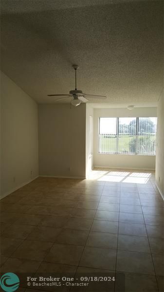 For Rent: $1,900 (2 beds, 1 baths, 1000 Square Feet)