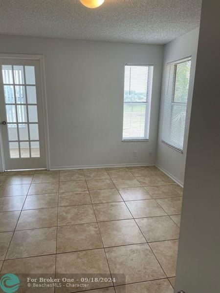 For Rent: $1,900 (2 beds, 1 baths, 1000 Square Feet)