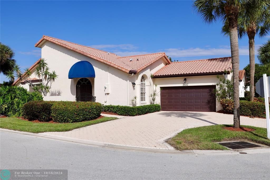 For Sale: $870,000 (3 beds, 2 baths, 2100 Square Feet)