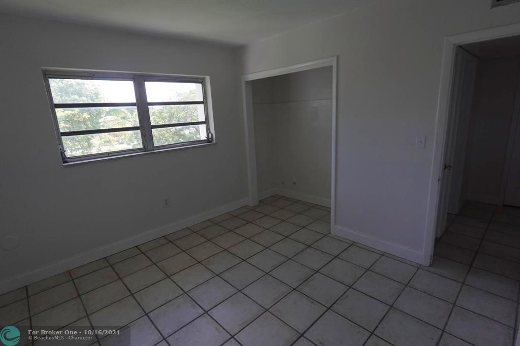 Active With Contract: $175,000 (2 beds, 2 baths, 890 Square Feet)