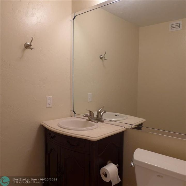 For Rent: $3,750 (2 beds, 2 baths, 1029 Square Feet)