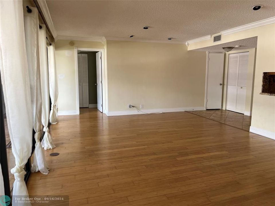 For Rent: $3,750 (2 beds, 2 baths, 1029 Square Feet)