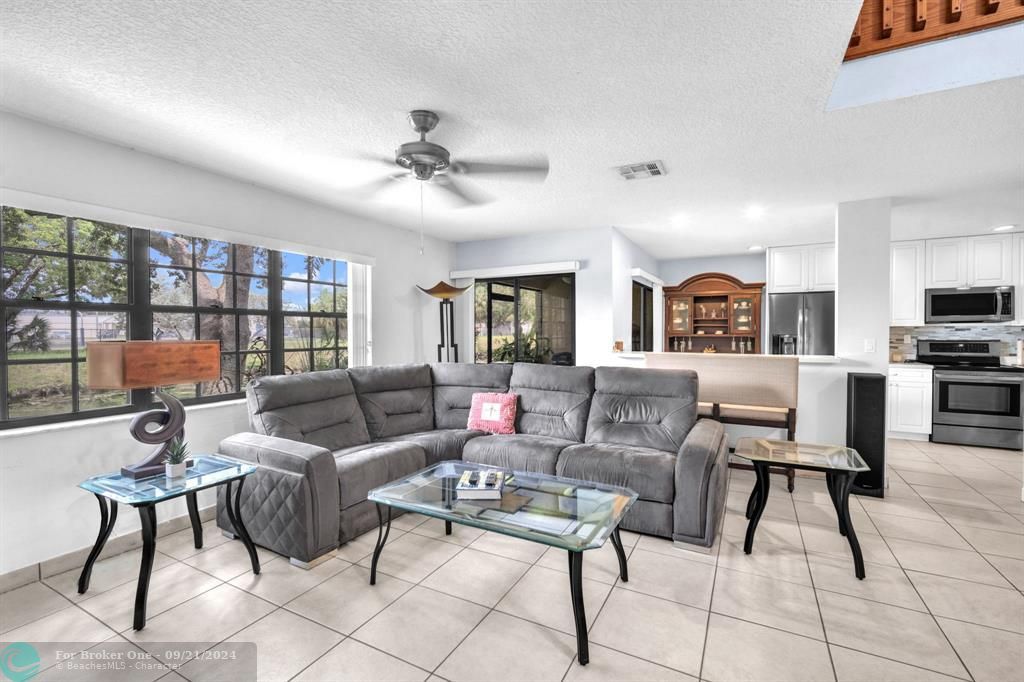 For Sale: $449,500 (3 beds, 2 baths, 1420 Square Feet)