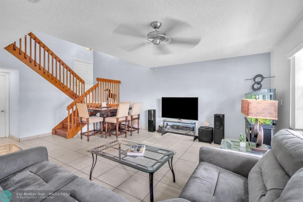 For Sale: $449,500 (3 beds, 2 baths, 1420 Square Feet)