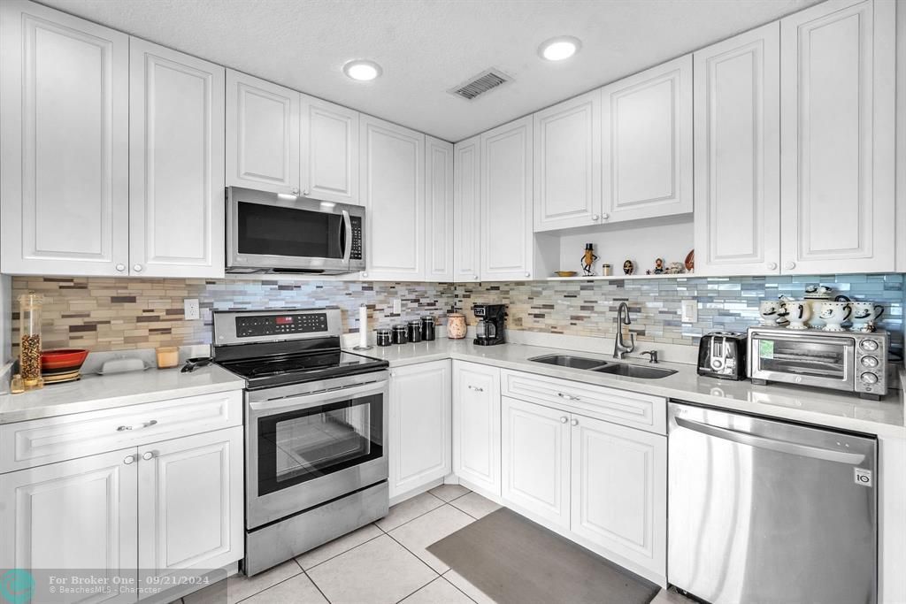 For Sale: $449,500 (3 beds, 2 baths, 1420 Square Feet)