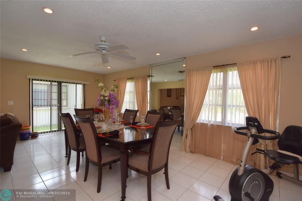 For Sale: $364,000 (2 beds, 2 baths, 1470 Square Feet)