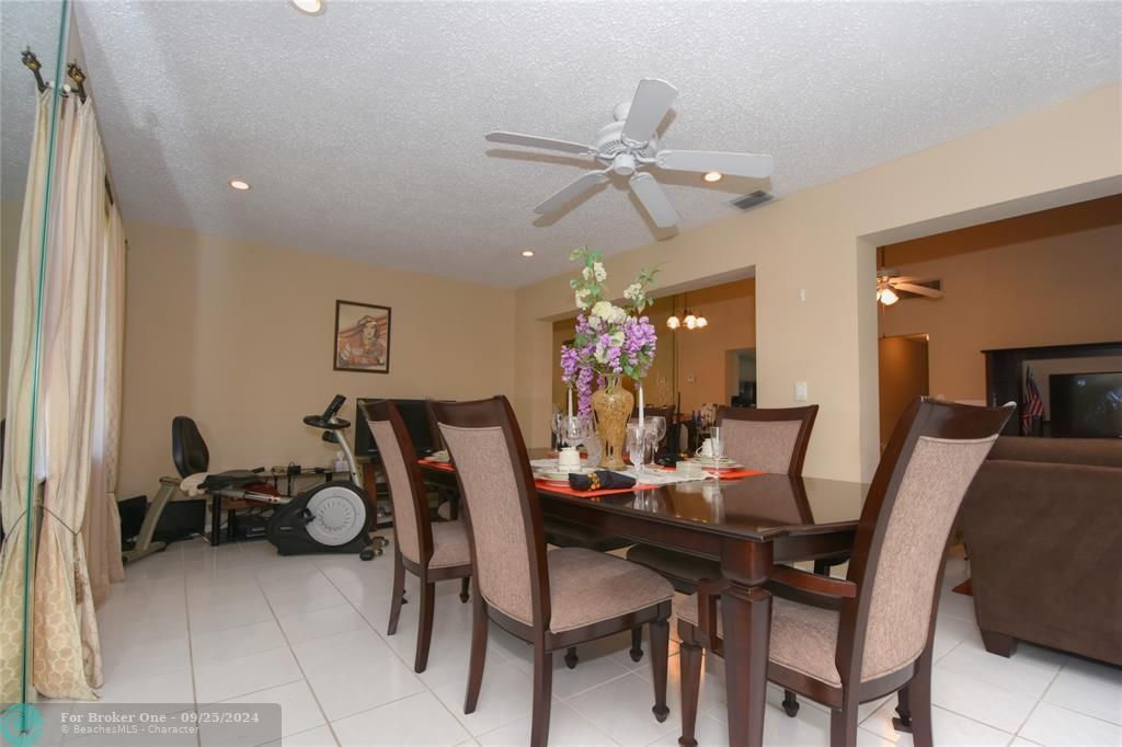 For Sale: $364,000 (2 beds, 2 baths, 1470 Square Feet)