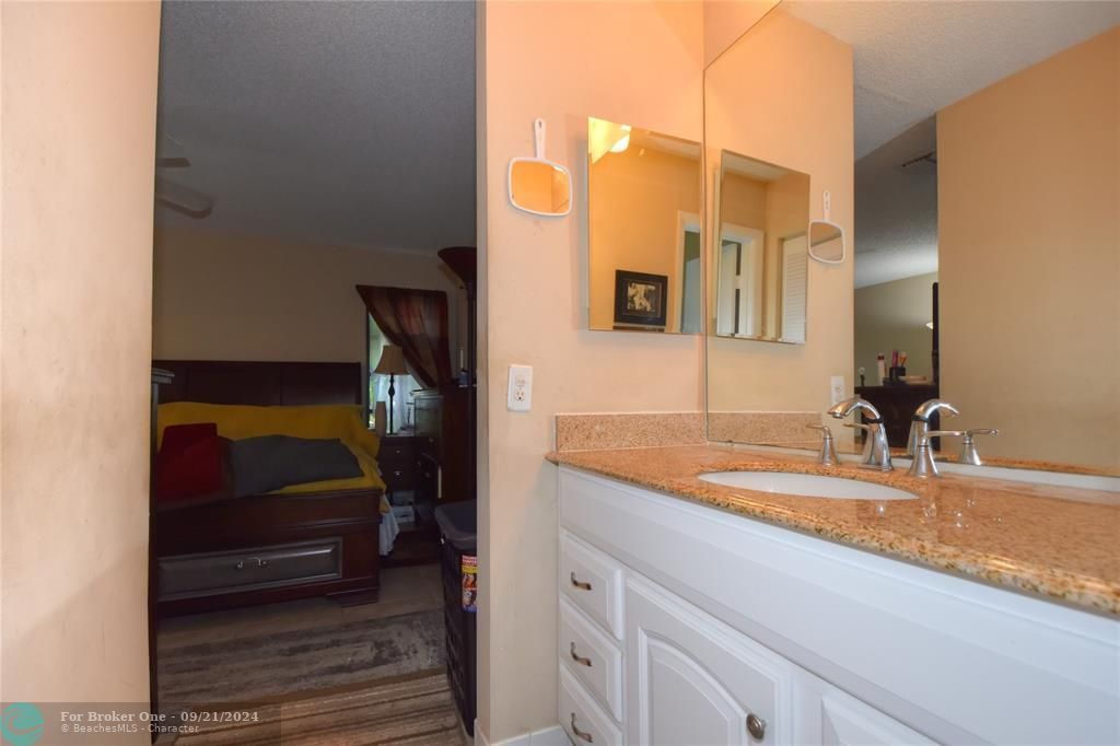 For Sale: $364,000 (2 beds, 2 baths, 1470 Square Feet)