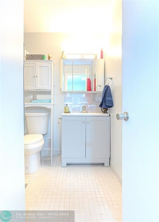 For Sale: $185,000 (2 beds, 2 baths, 827 Square Feet)