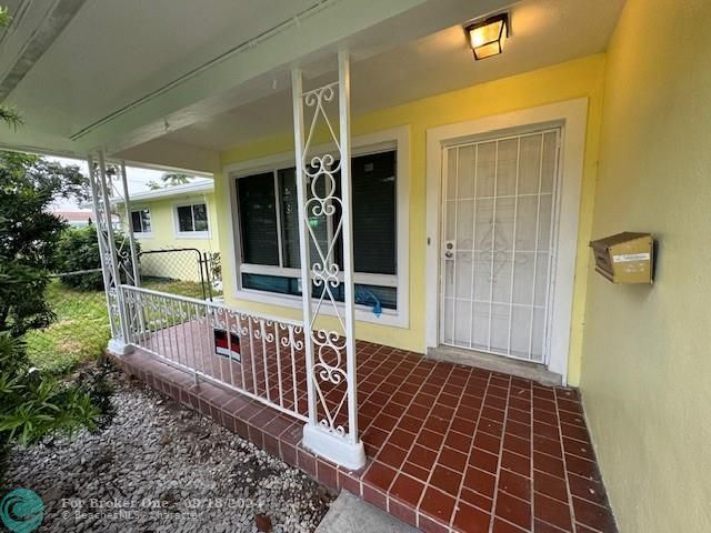 For Rent: $4,000 (2 beds, 2 baths, 1650 Square Feet)