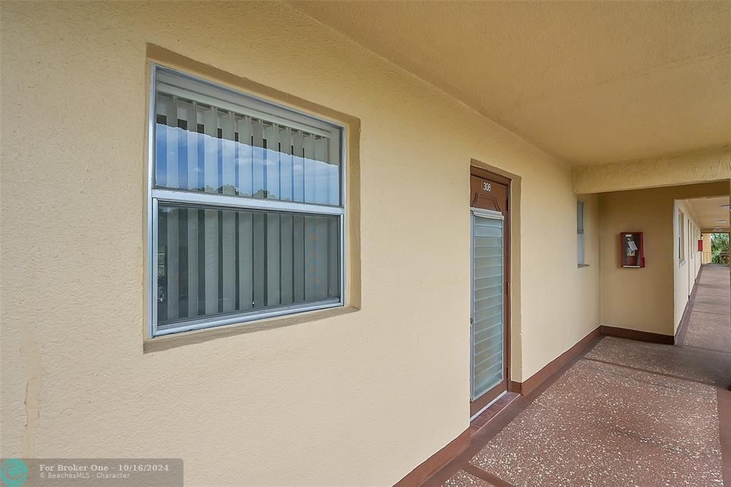 For Sale: $84,777 (1 beds, 1 baths, 640 Square Feet)