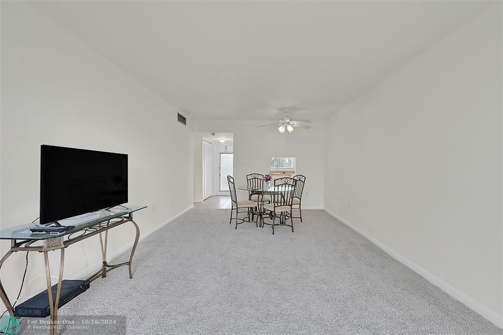 For Sale: $84,777 (1 beds, 1 baths, 640 Square Feet)