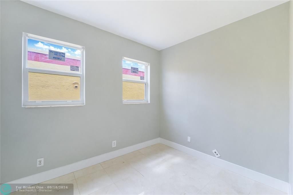 For Sale: $365,000 (2 beds, 2 baths, 730 Square Feet)