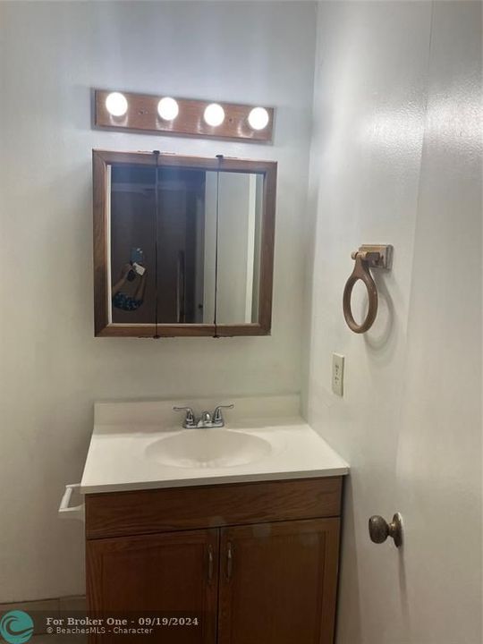 For Rent: $2,300 (2 beds, 2 baths, 1800 Square Feet)