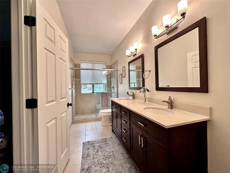 For Sale: $429,900 (2 beds, 2 baths, 1380 Square Feet)