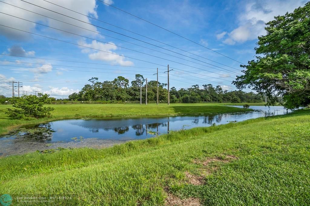 En Venta: $639,900 (3 camas, 2 baños, 1619 Pies cuadrados)