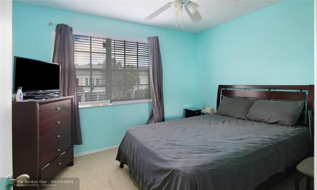 For Sale: $339,900 (2 beds, 2 baths, 1110 Square Feet)