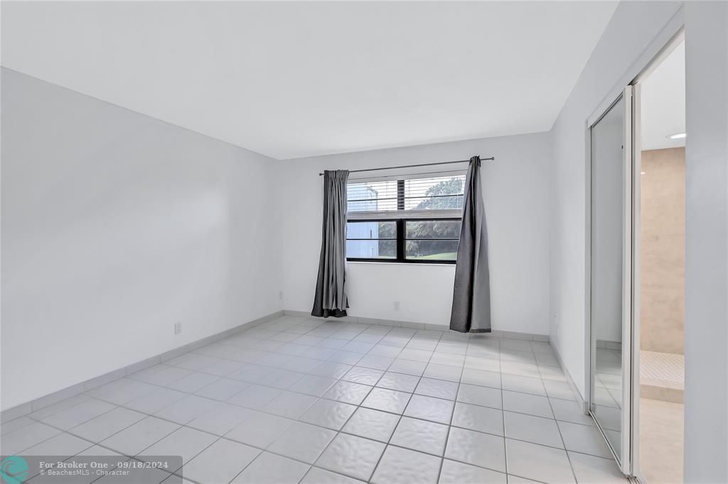 For Rent: $2,290 (2 beds, 2 baths, 979 Square Feet)