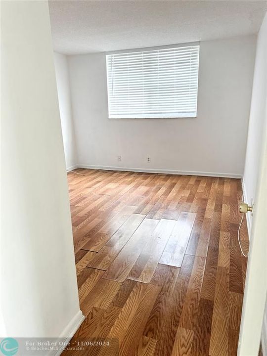 В аренду: $1,950 (2 спален, 1 ванн, 1094 Квадратных фут)