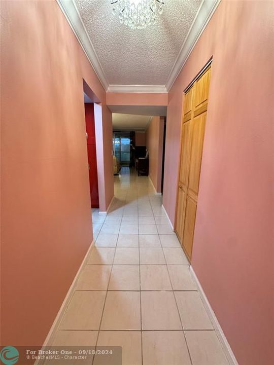 For Sale: $215,000 (2 beds, 2 baths, 1110 Square Feet)