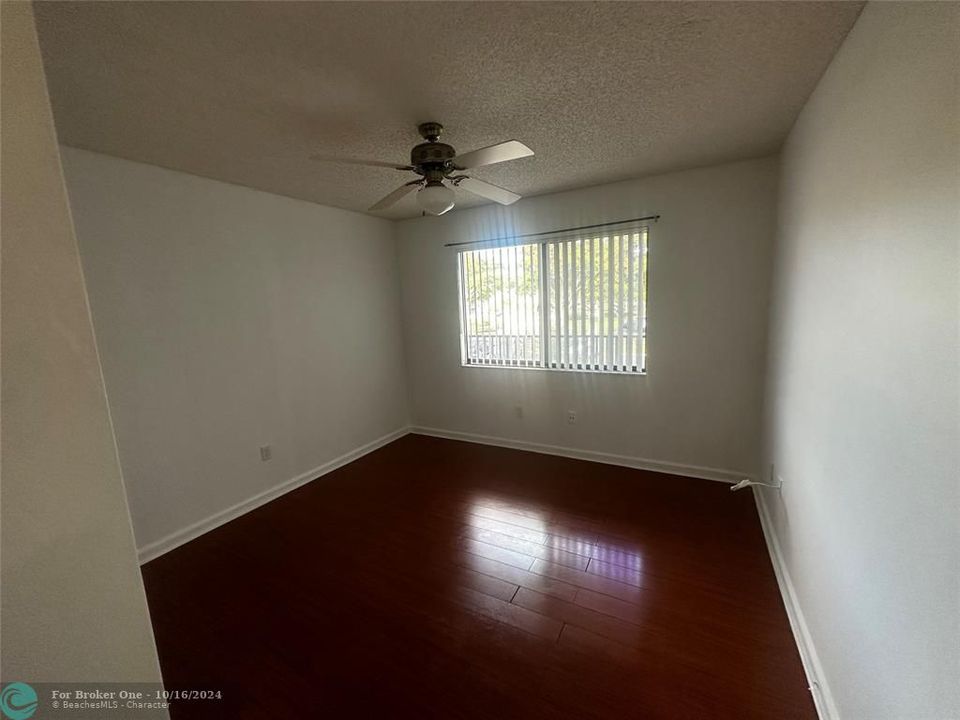 For Rent: $2,300 (2 beds, 2 baths, 1222 Square Feet)